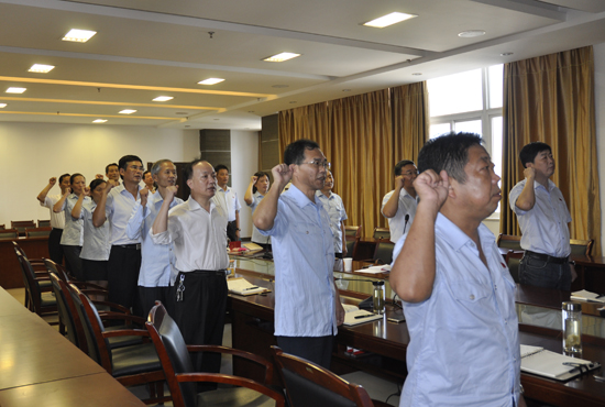 胡福东院长以普通党员身份参加活动.jpg