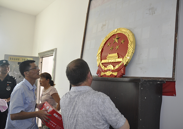 布置庭审现场.JPG