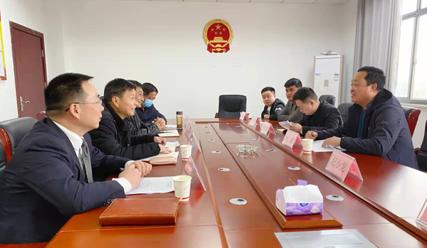 座谈会.jpg
